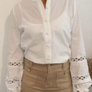 BLOUSE BLANCHE COL TUNISIEN DETAILS DENTELLE